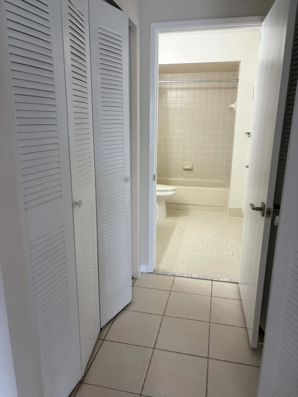  Unit 4 photo 16