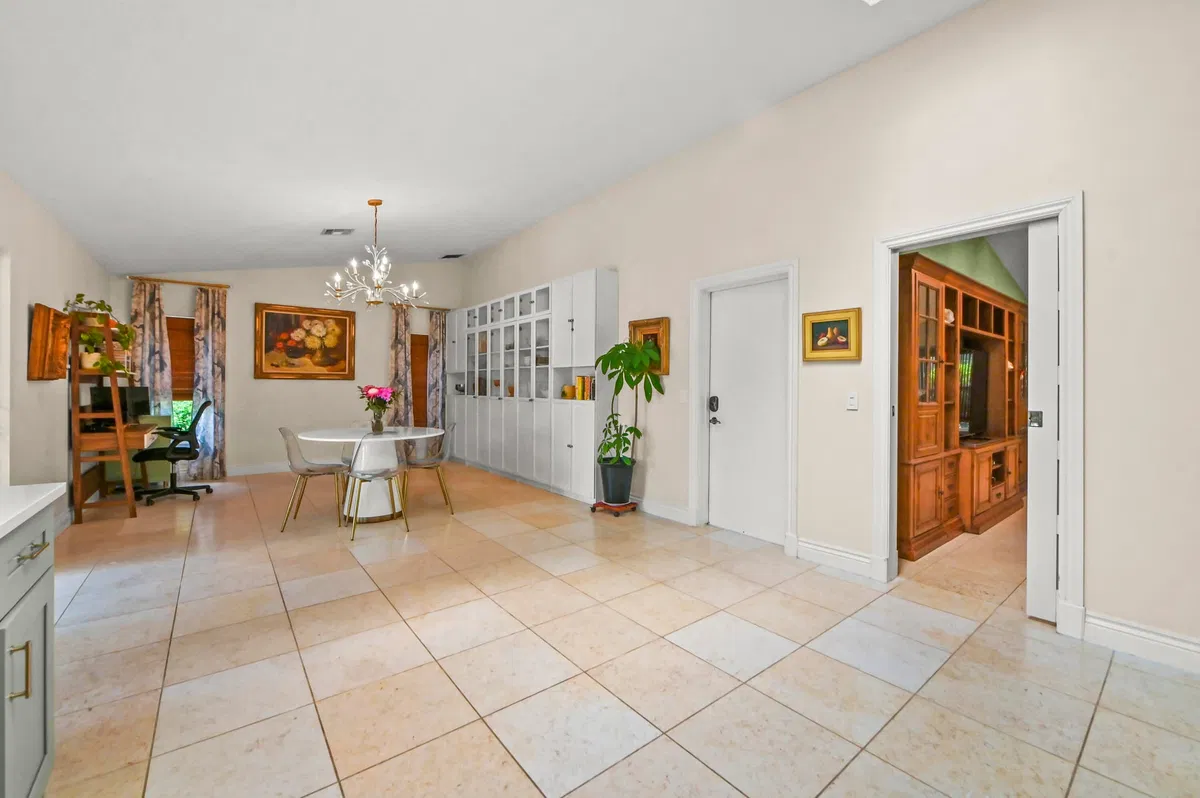 Residence photo 10