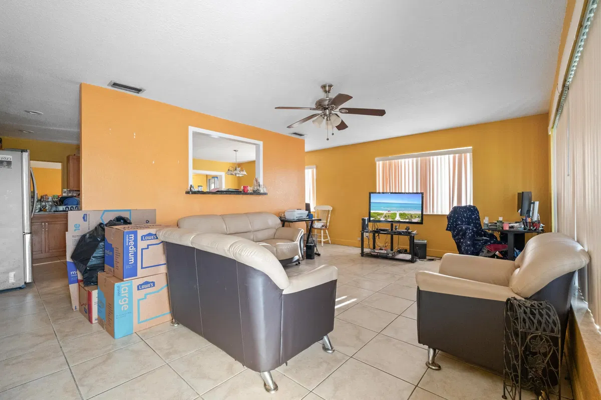  Residence photo 19