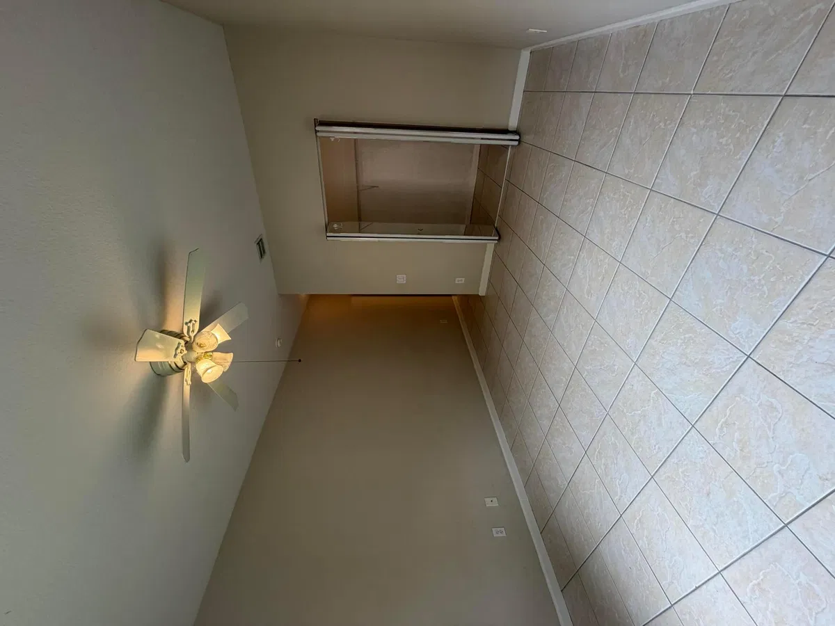 Unit 45 photo 19
