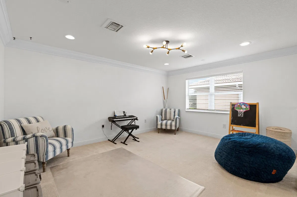  Residence photo 37
