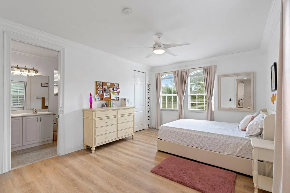  Residence photo 40