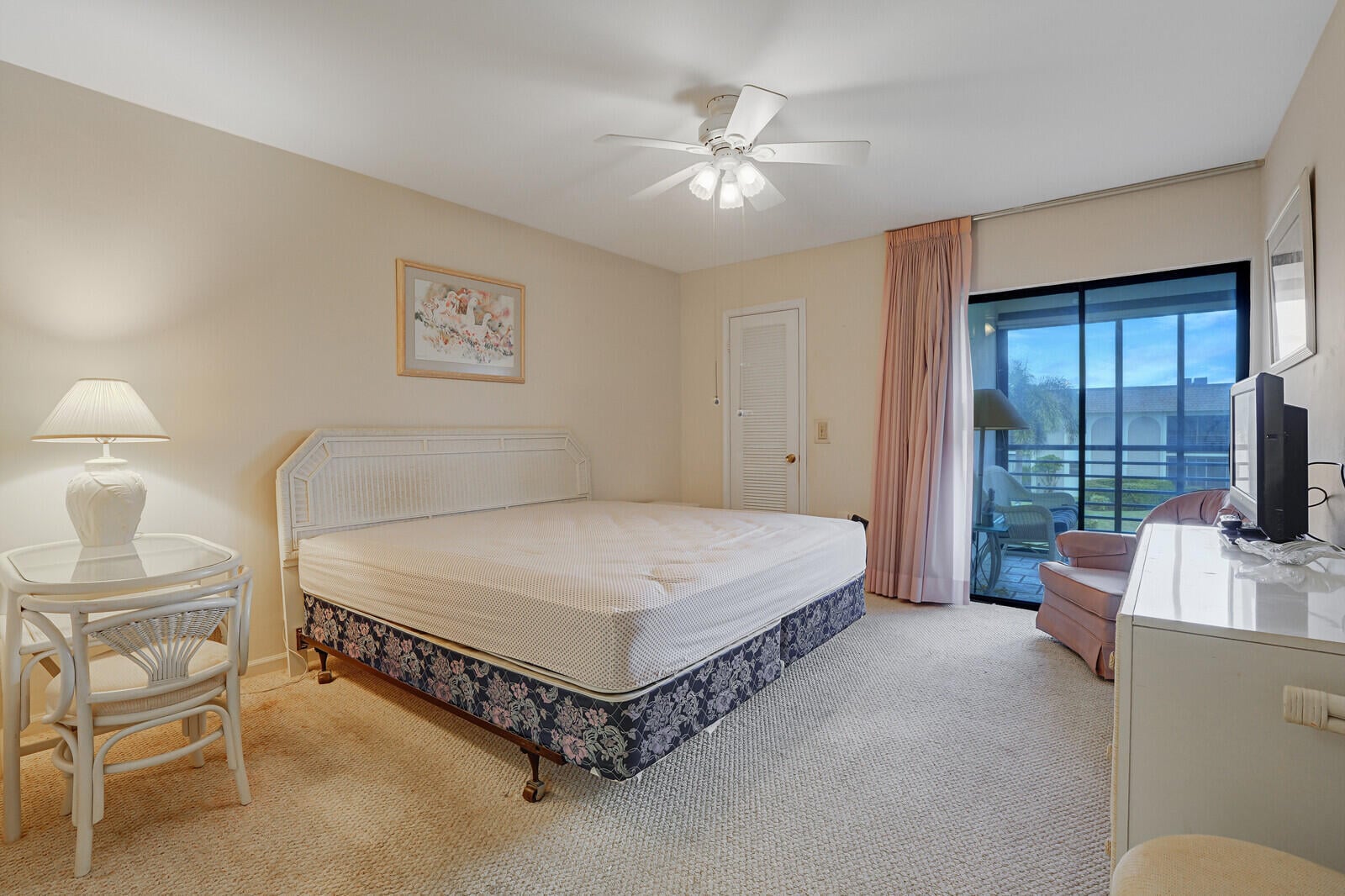 Unit H207 photo 13