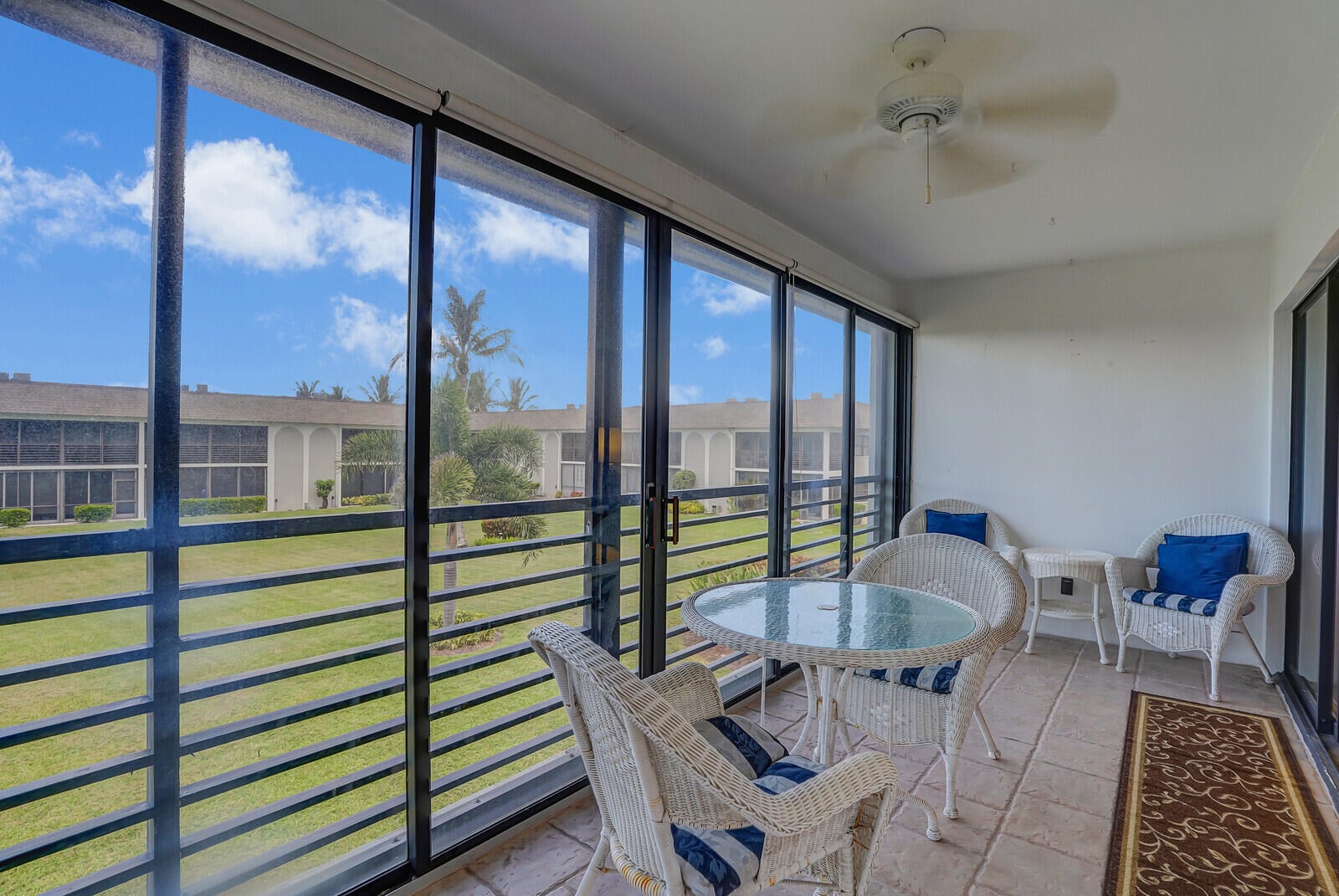 Unit H207 photo 19