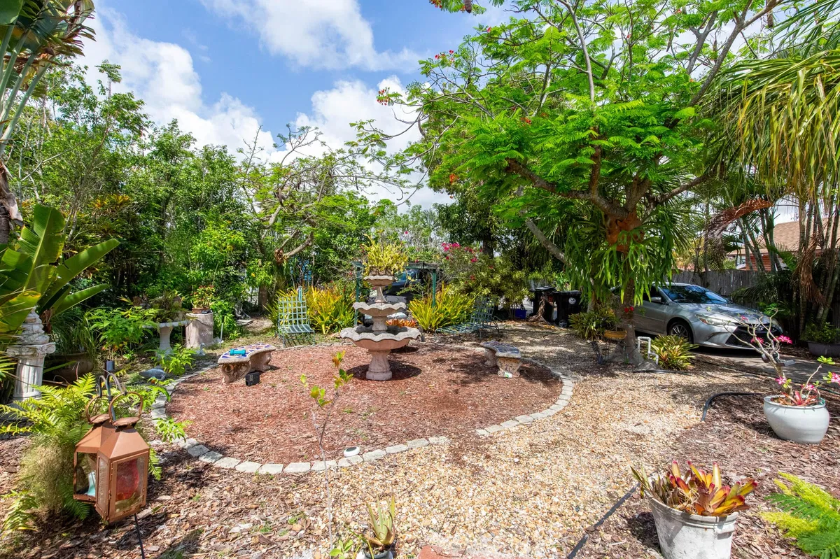  Residence photo 34