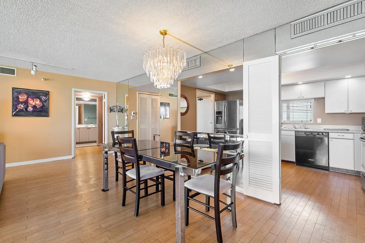  Unit 1606 photo 10