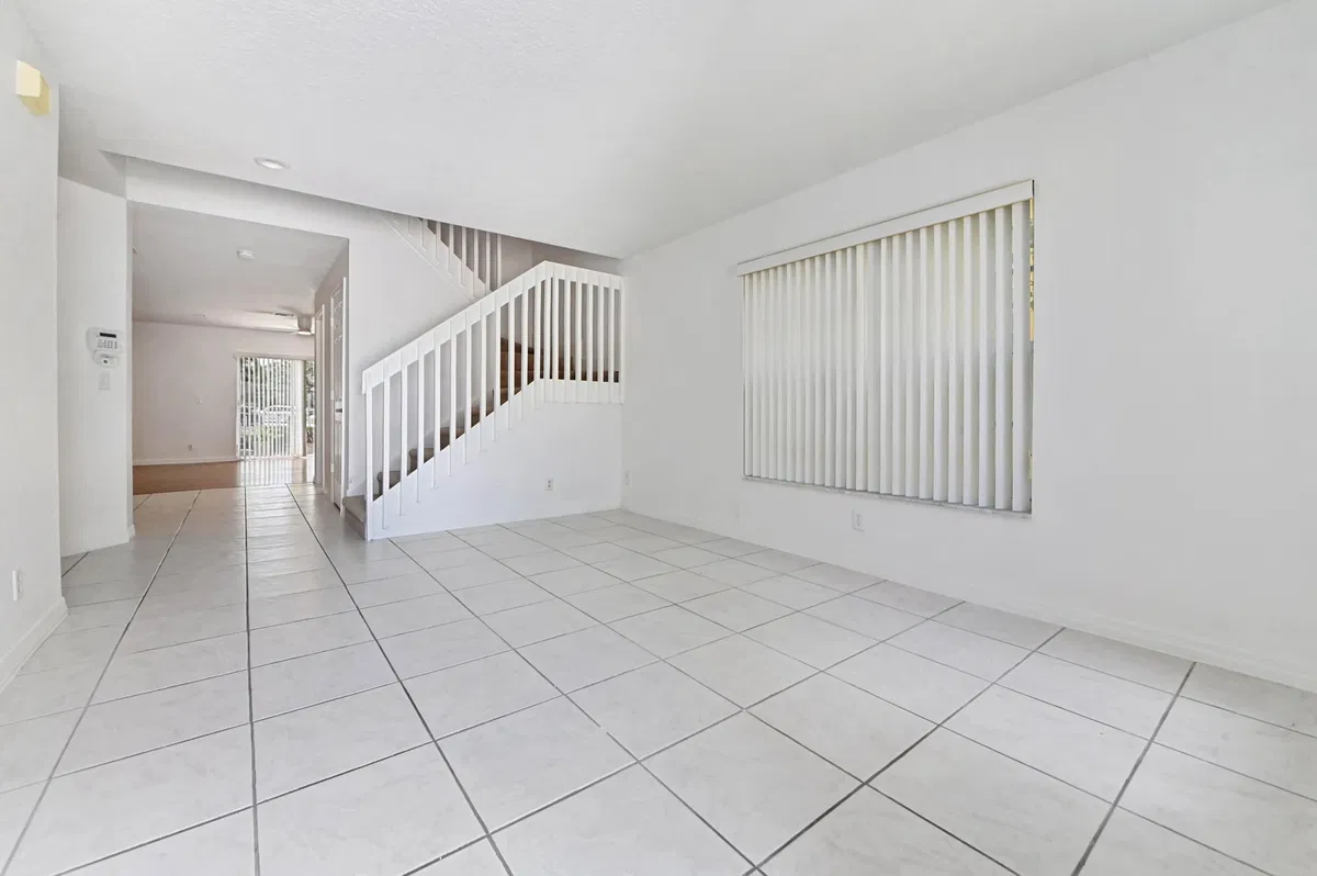 Residence photo 4