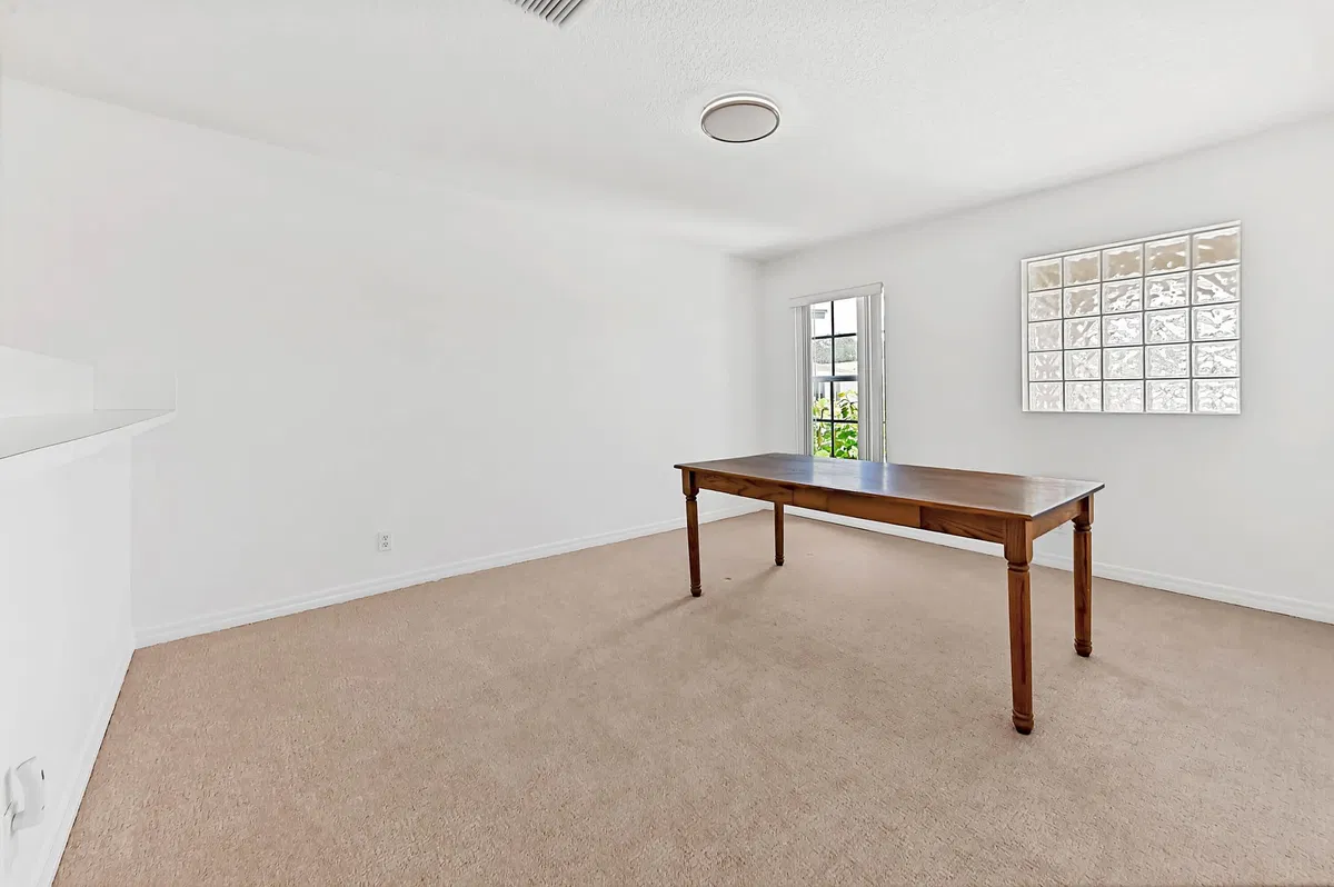 Residence photo 16