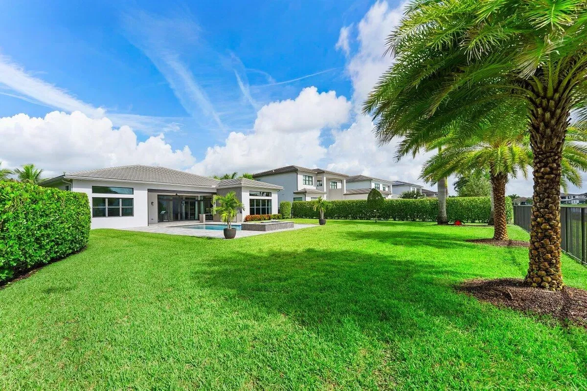 Boca Bridges Residence photo 28