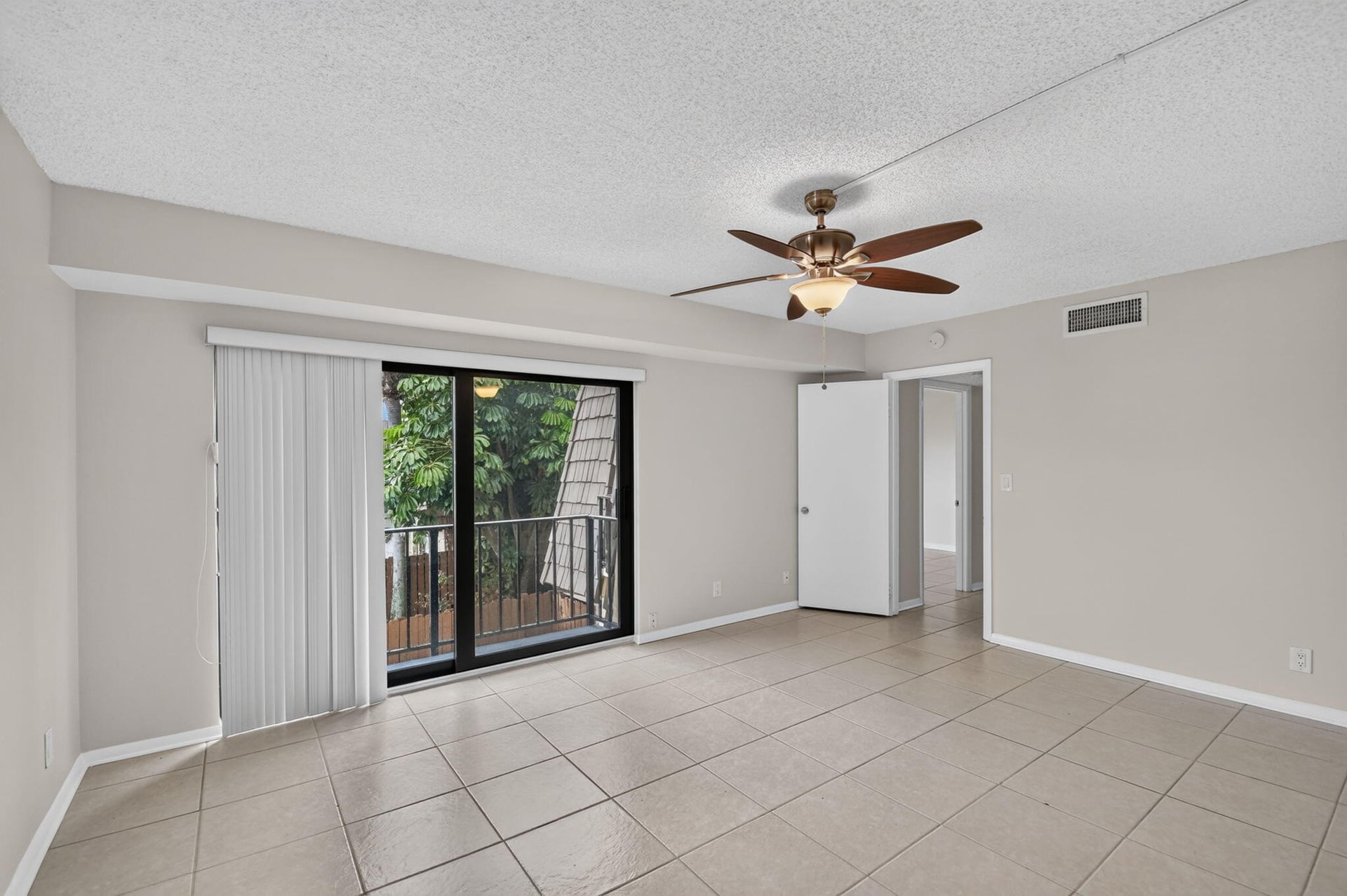 Residence photo 31
