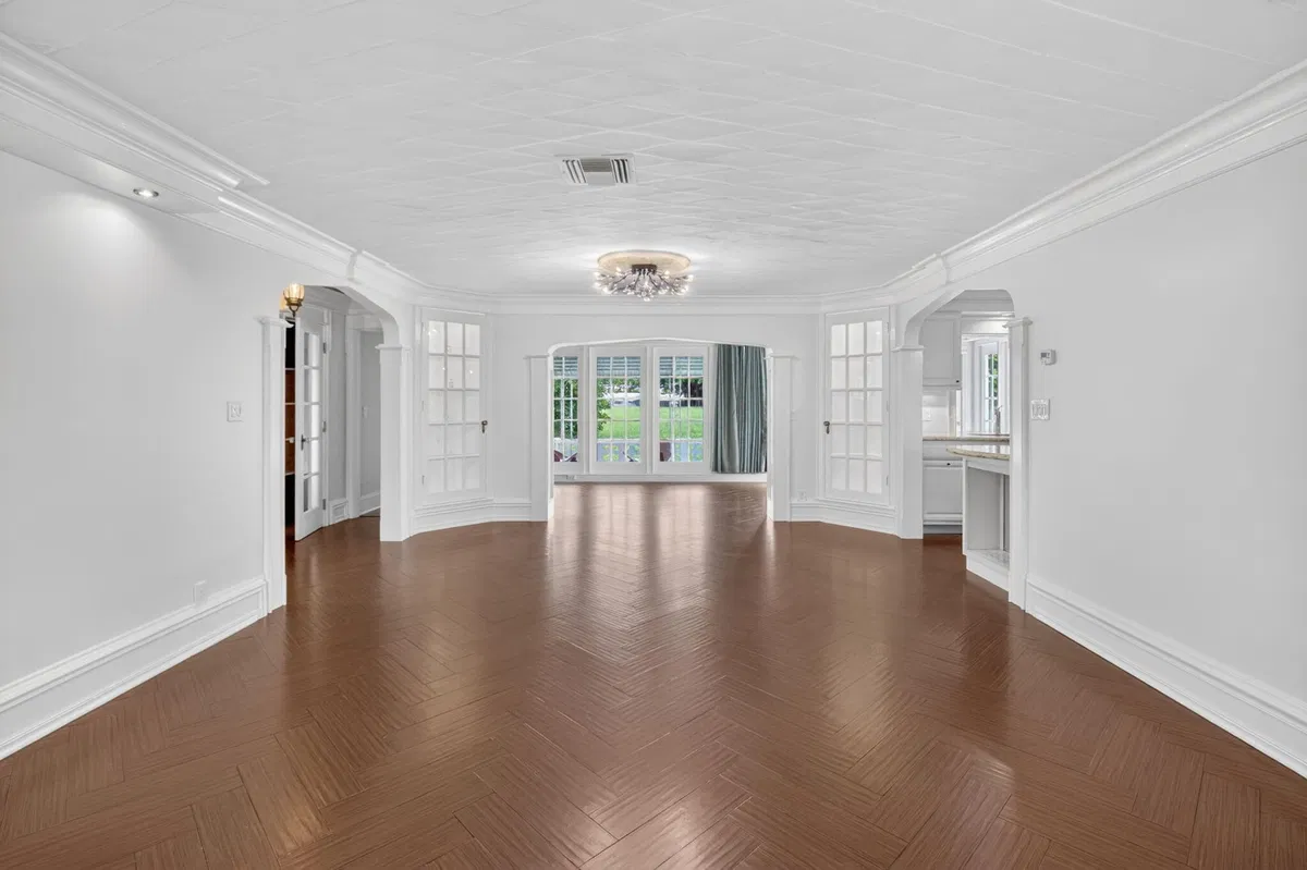 Residence photo 4