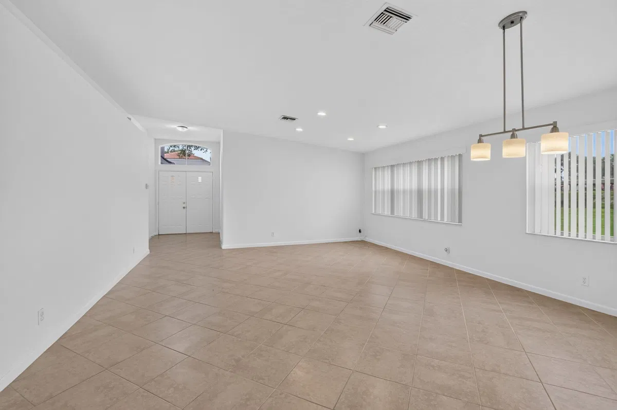 Residence photo 16