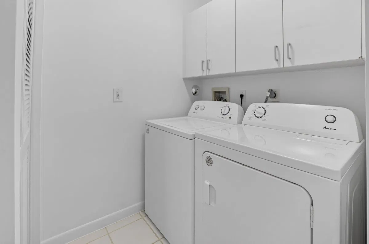 Residence photo 34