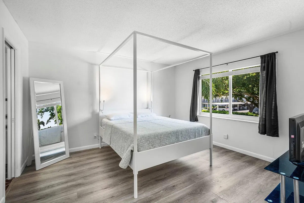 Unit 208 photo 13