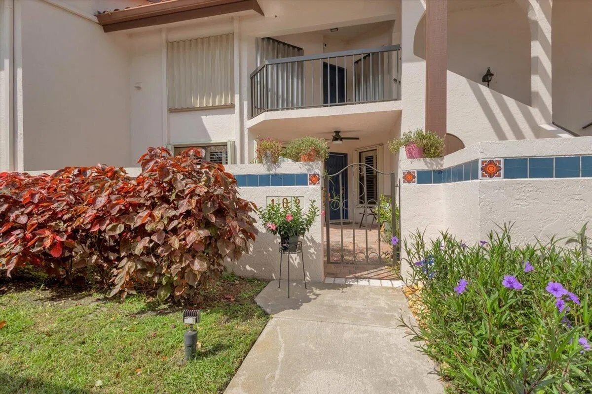 Unit 102 photo 61