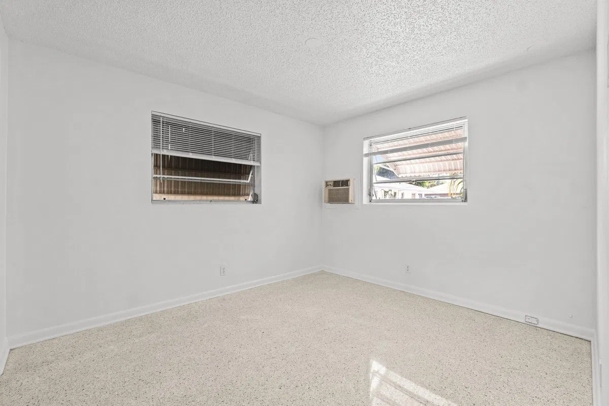  Unit 5 photo 16