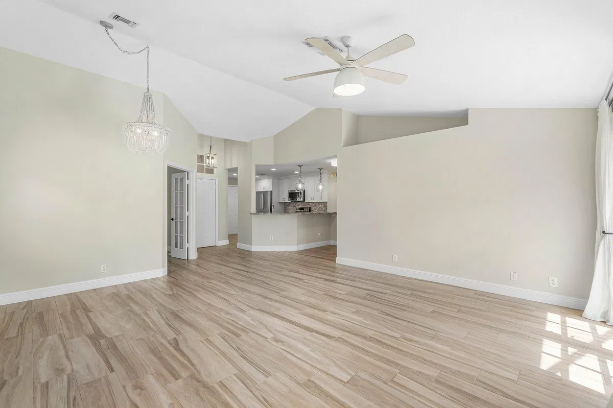Residence photo 10