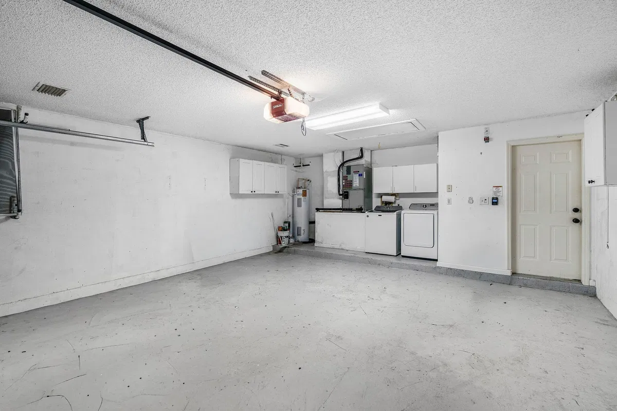 Residence photo 28