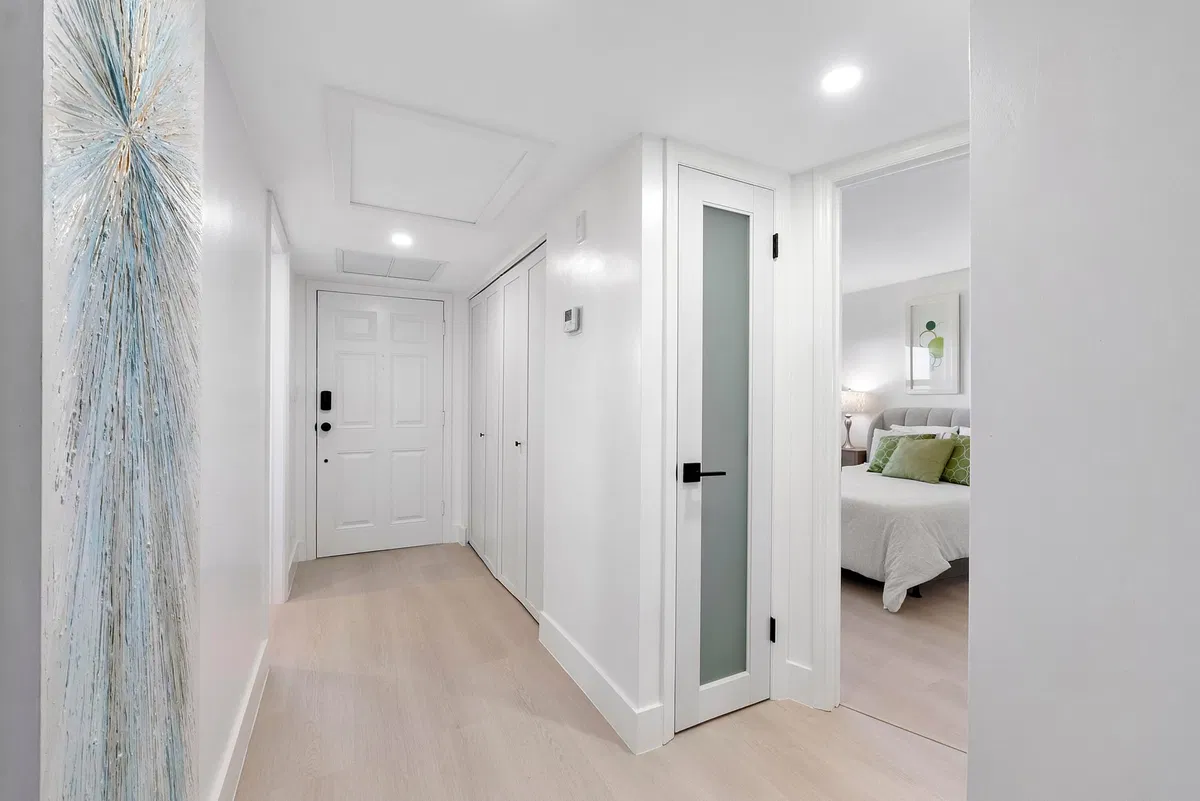 Unit D406 photo 16