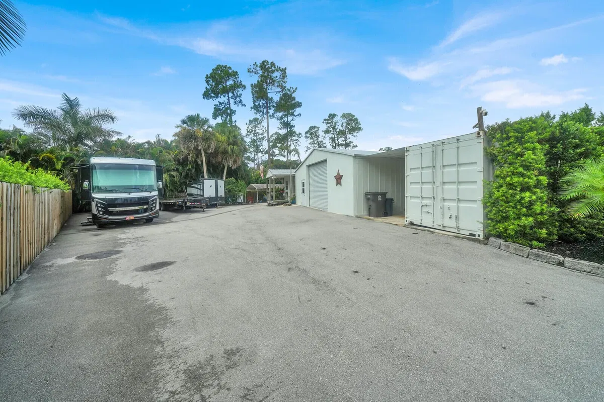  Residence photo 67