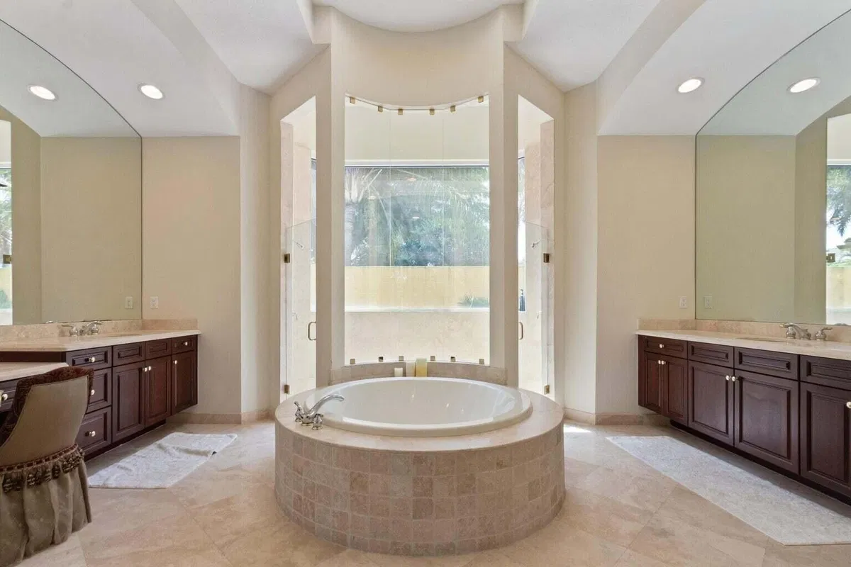 Residence photo 10