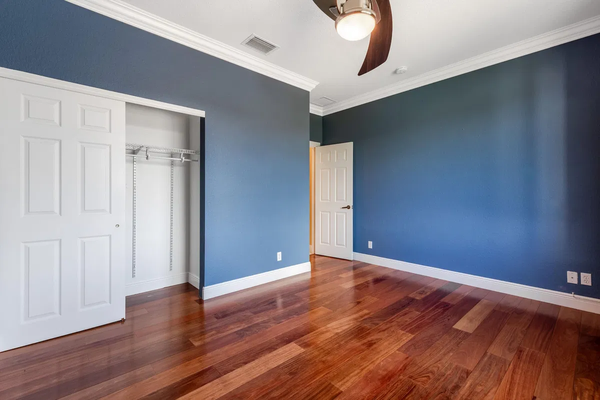 Residence photo 16