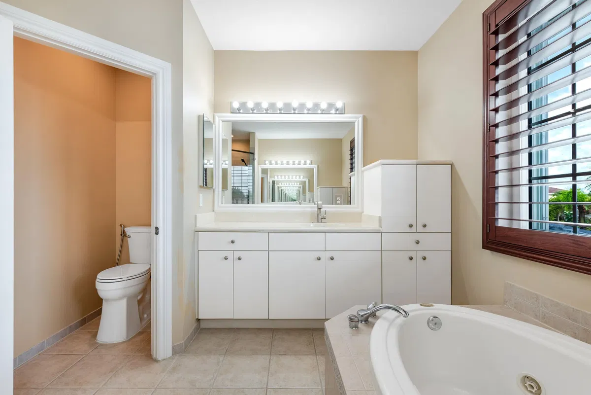 Residence photo 25