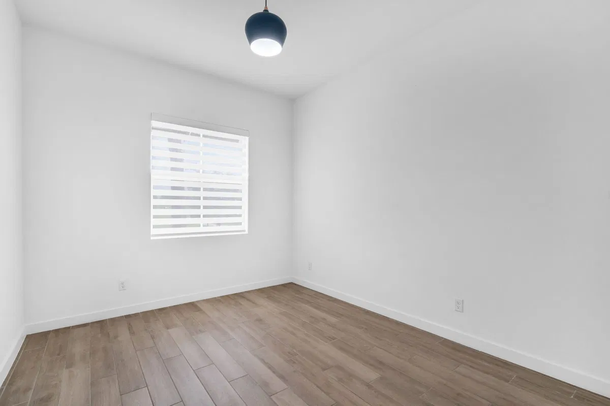 Residence photo 25