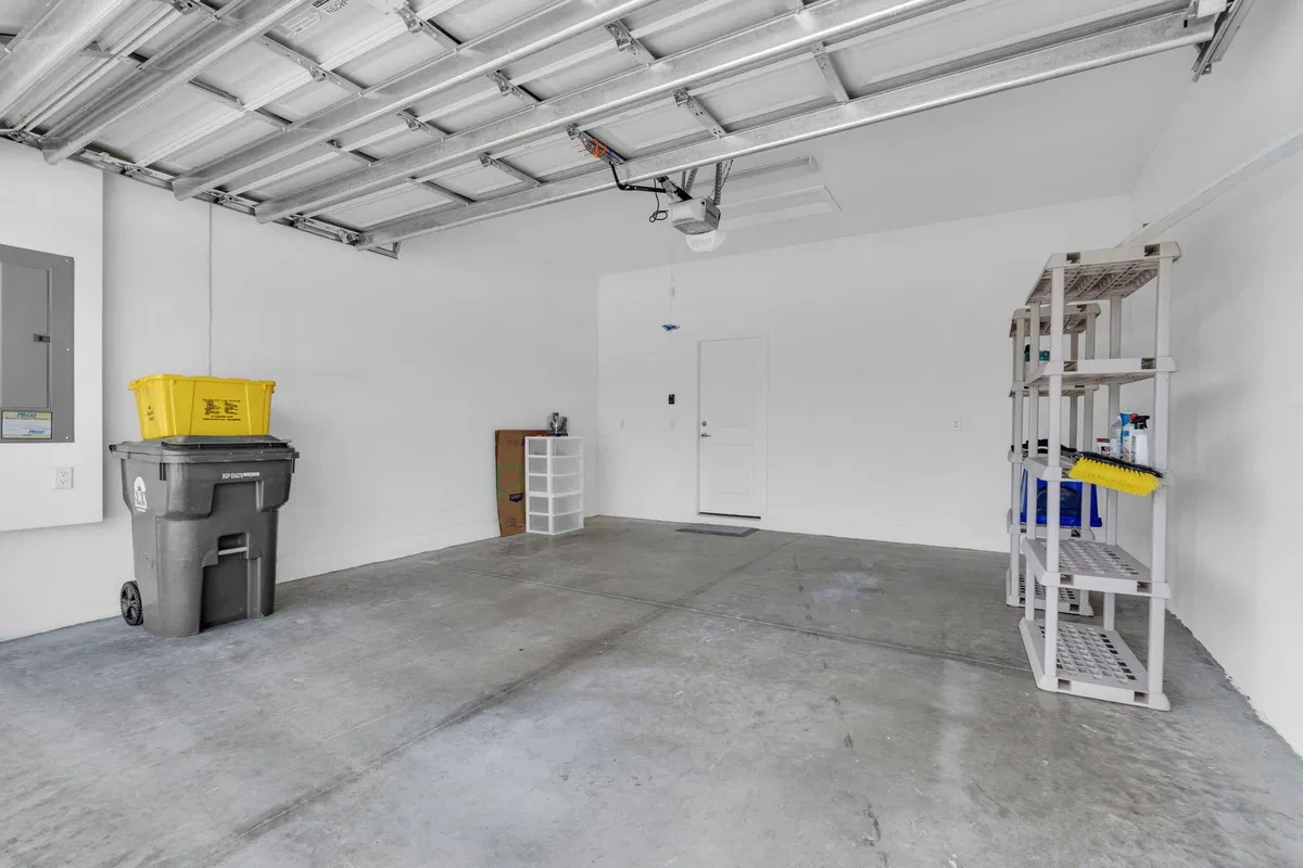  Residence photo 34