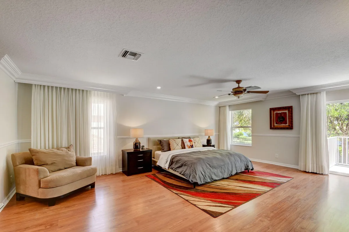 Residence photo 13