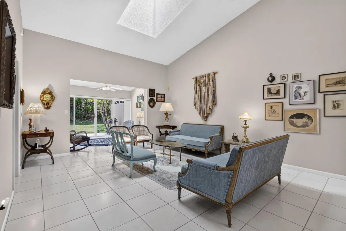  Residence photo 10