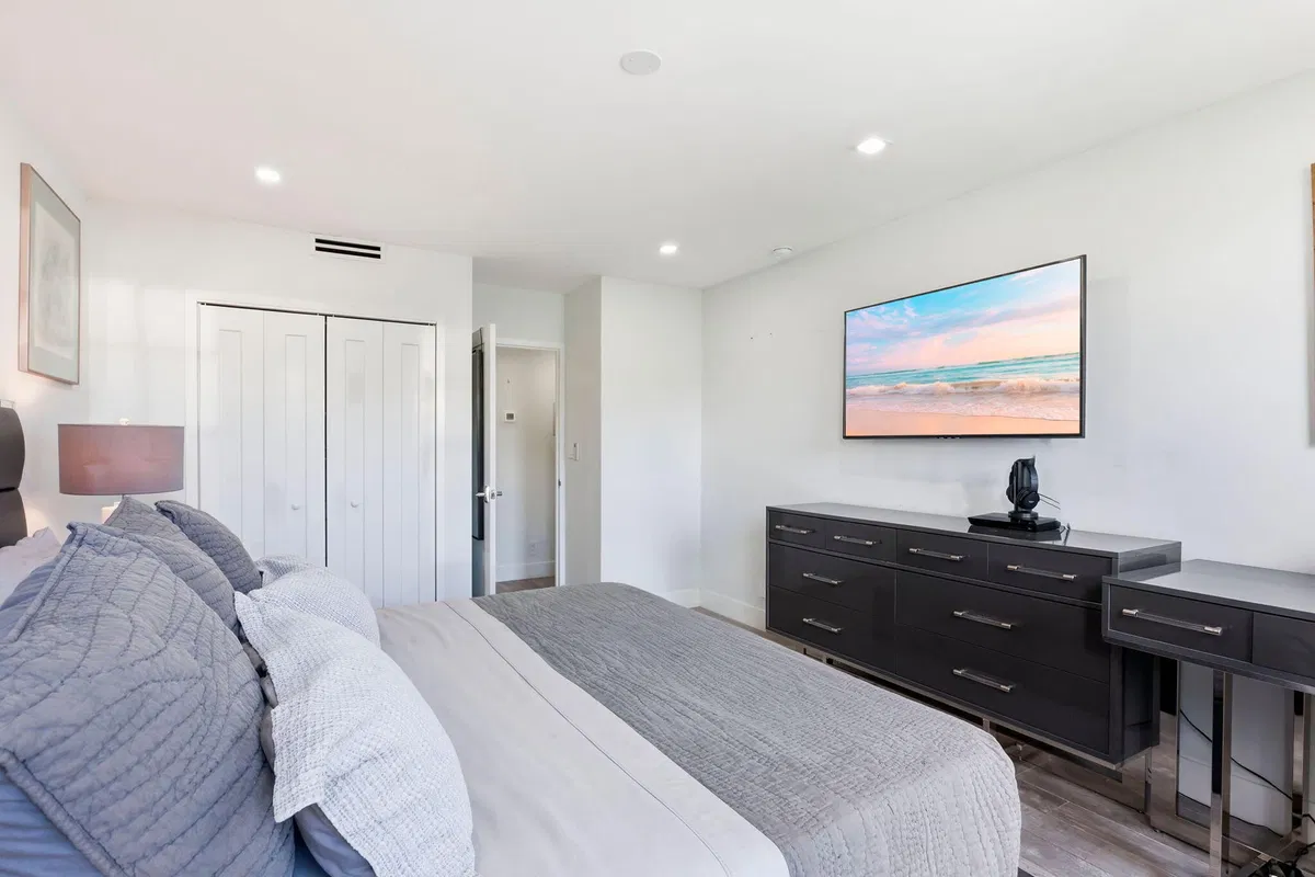 South Palm Beach Unit 2020 photo 28