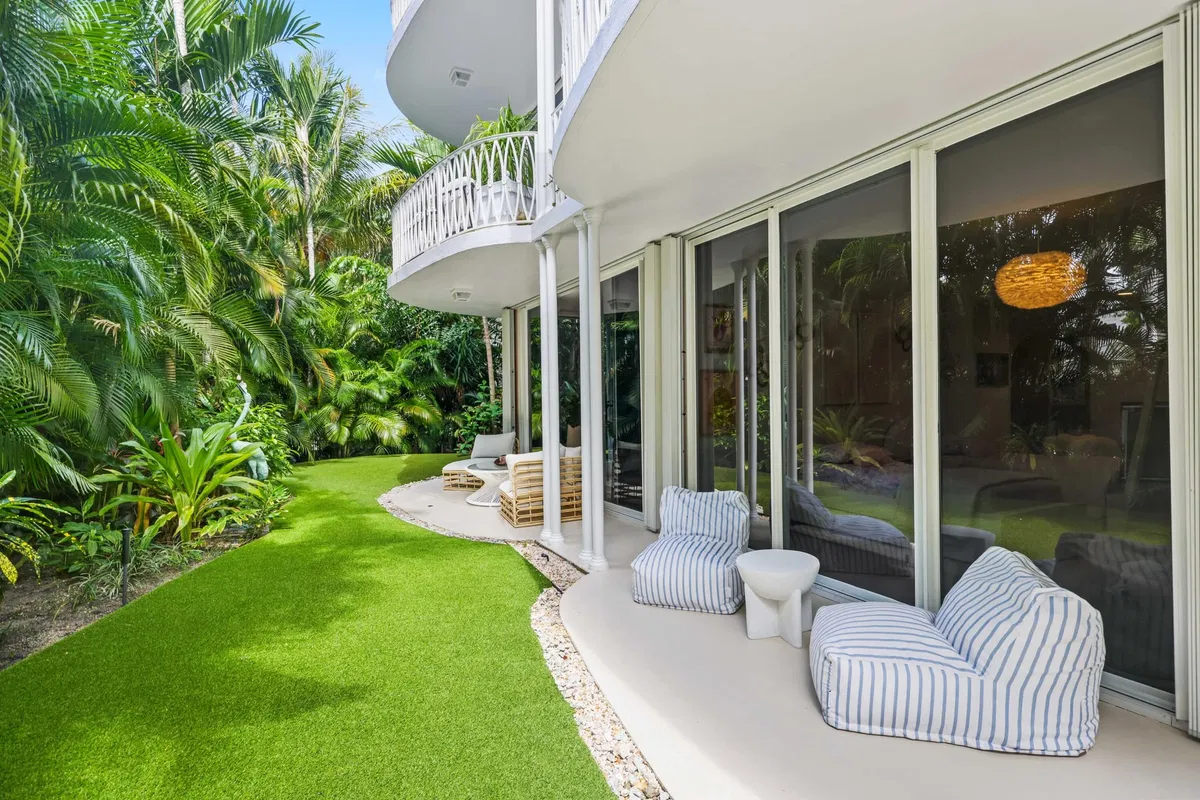 In-Town Palm Beach Unit 3 photo 7