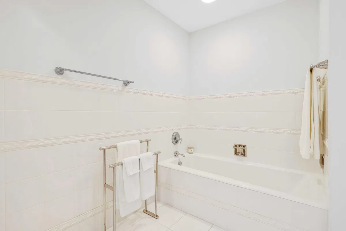 In-Town Palm Beach Unit 3 photo 19
