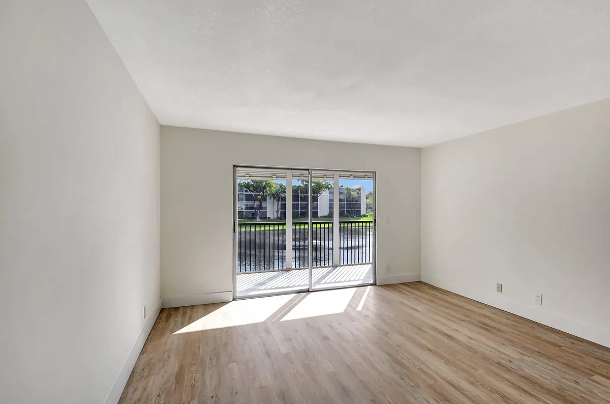  Unit 204 photo 10