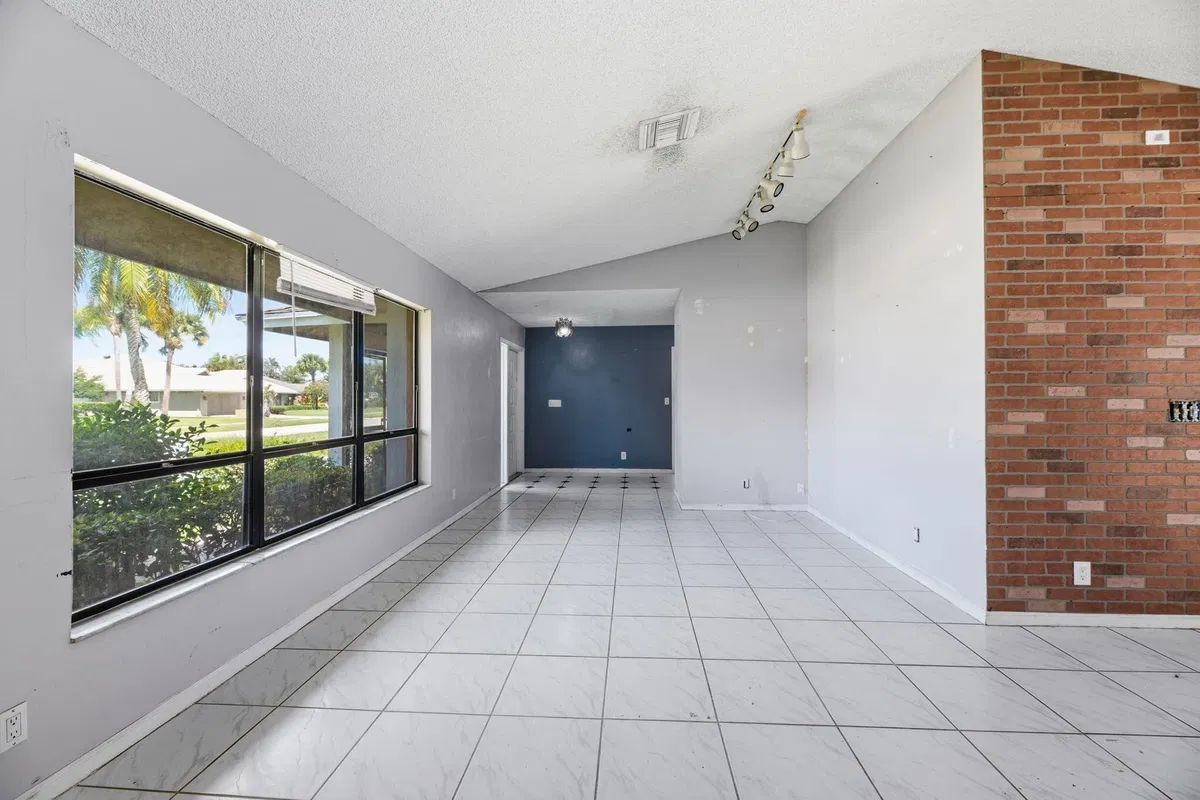  Residence photo 7
