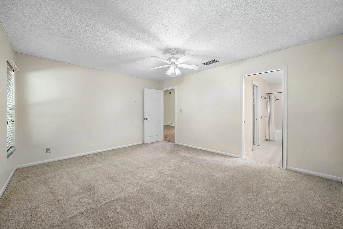 Residence photo 22