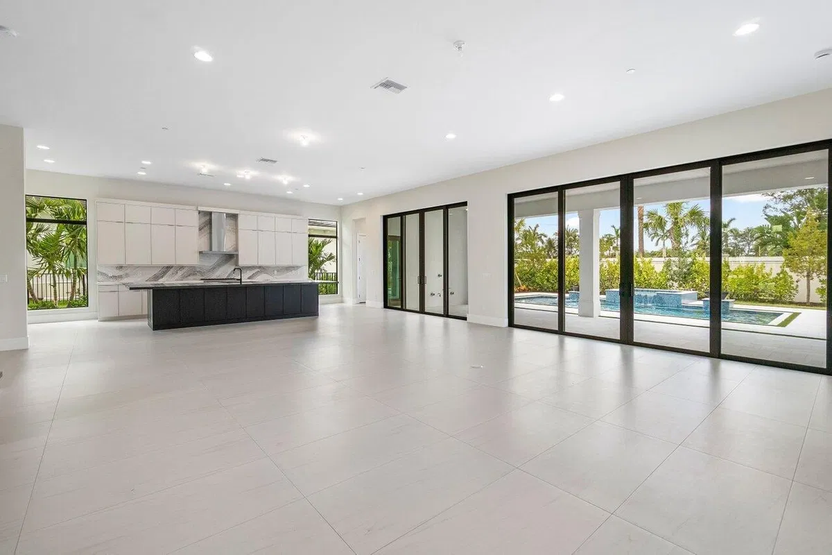 Avenir Unit {Lot 13} photo 10
