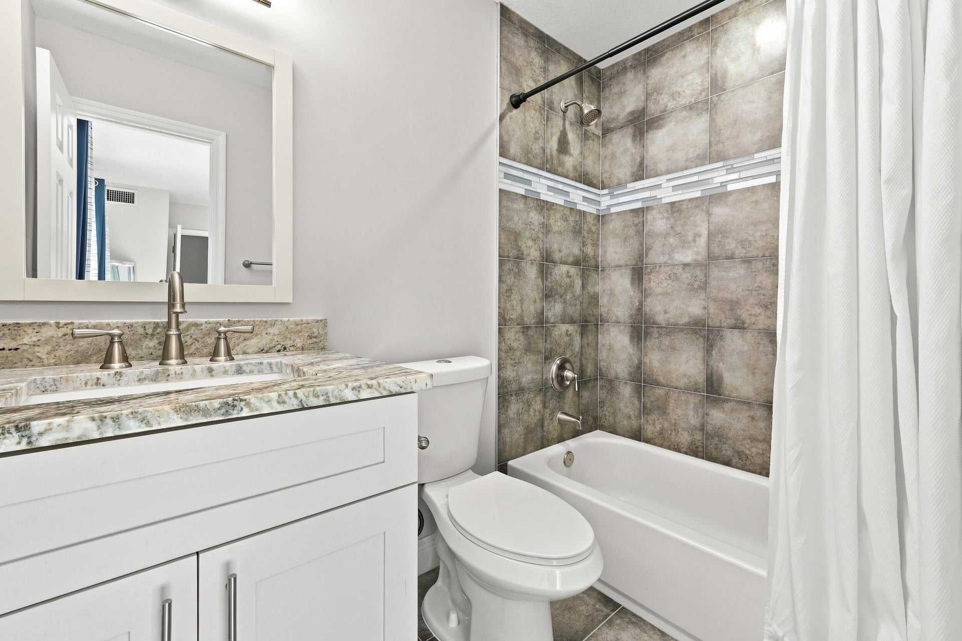 Unit 24 photo 16