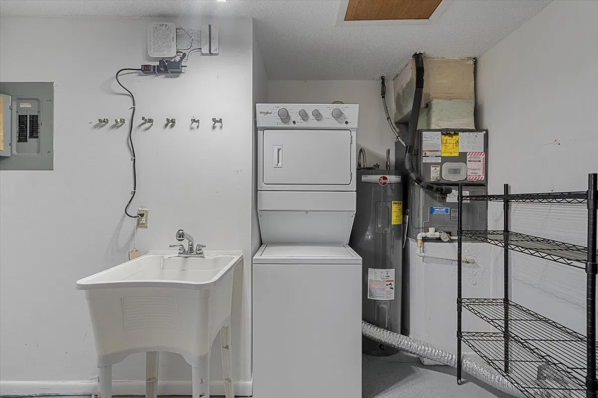 Residence photo 22