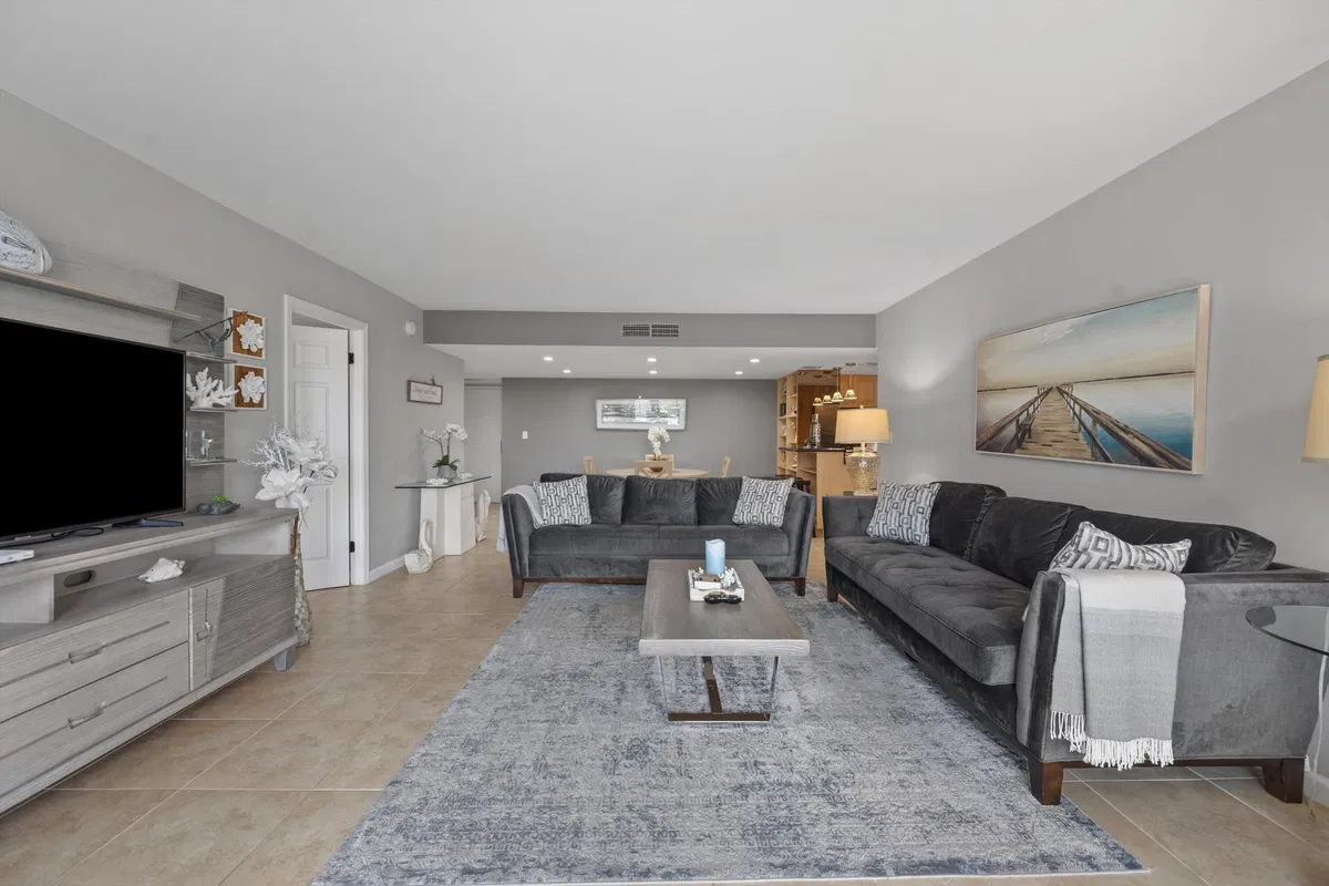 South Palm Beach Unit 316 photo 4