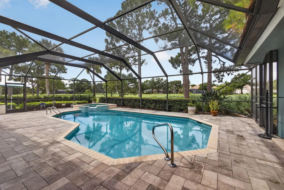 Willoughby Golf Club Residence photo 58