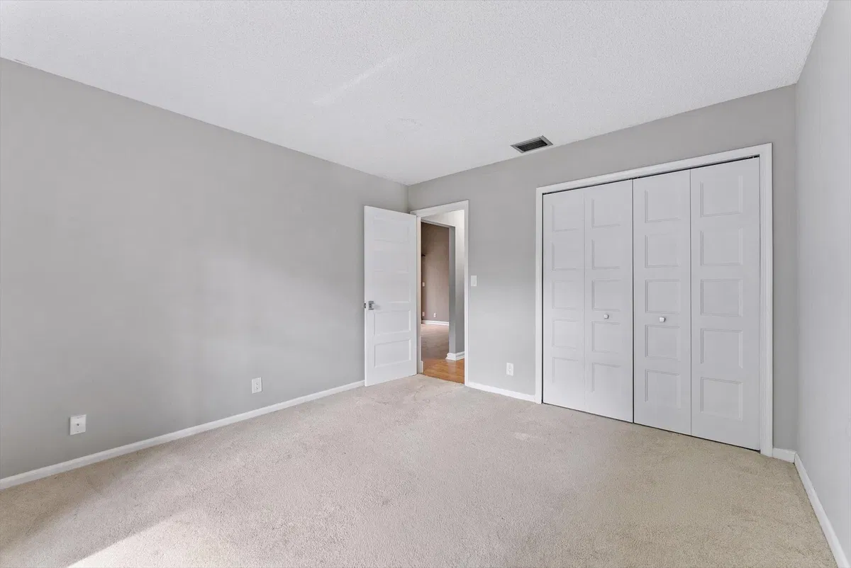 Residence photo 16