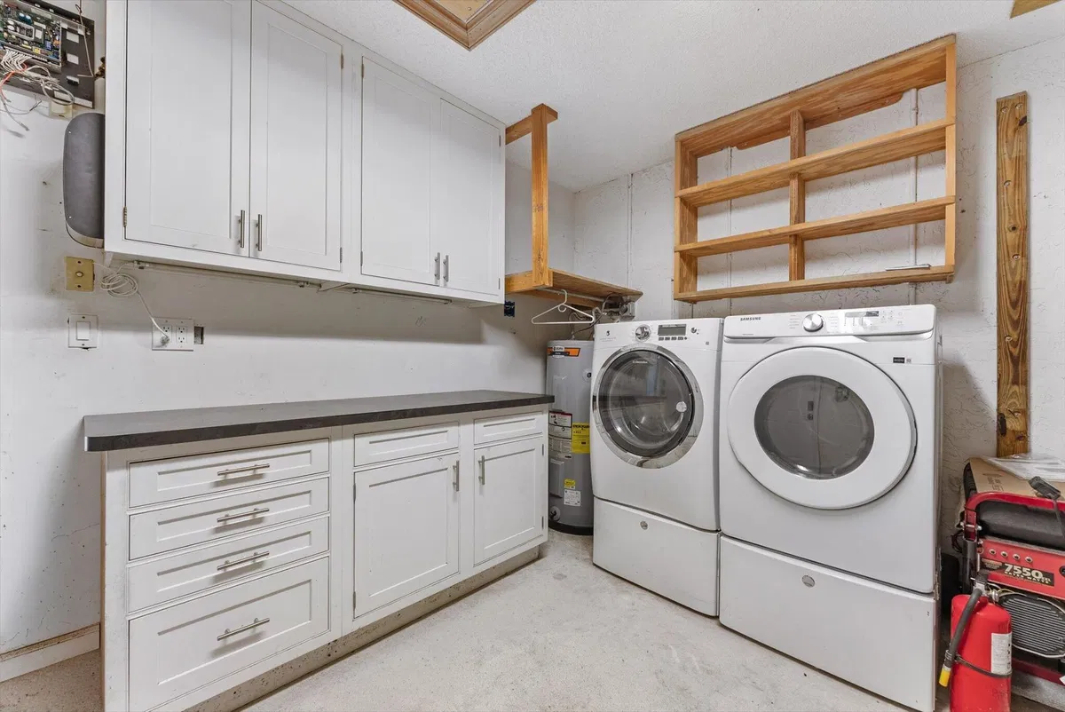 Residence photo 25