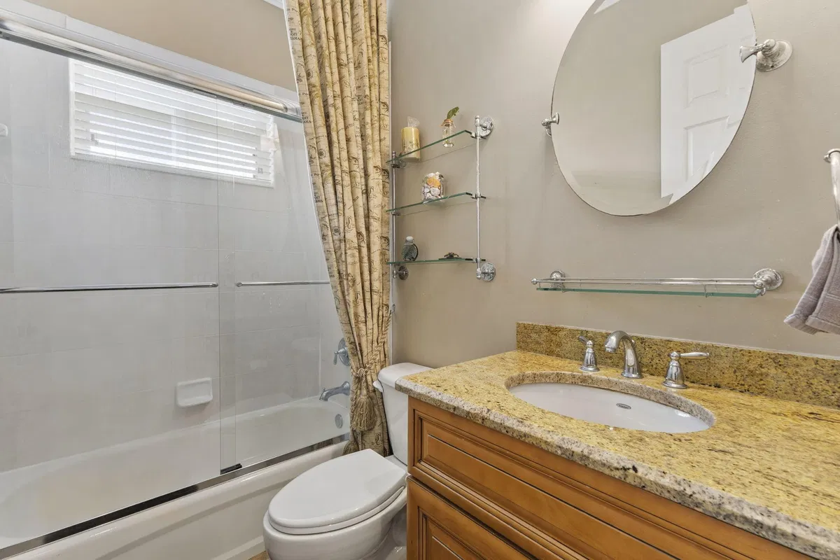 Residence photo 22