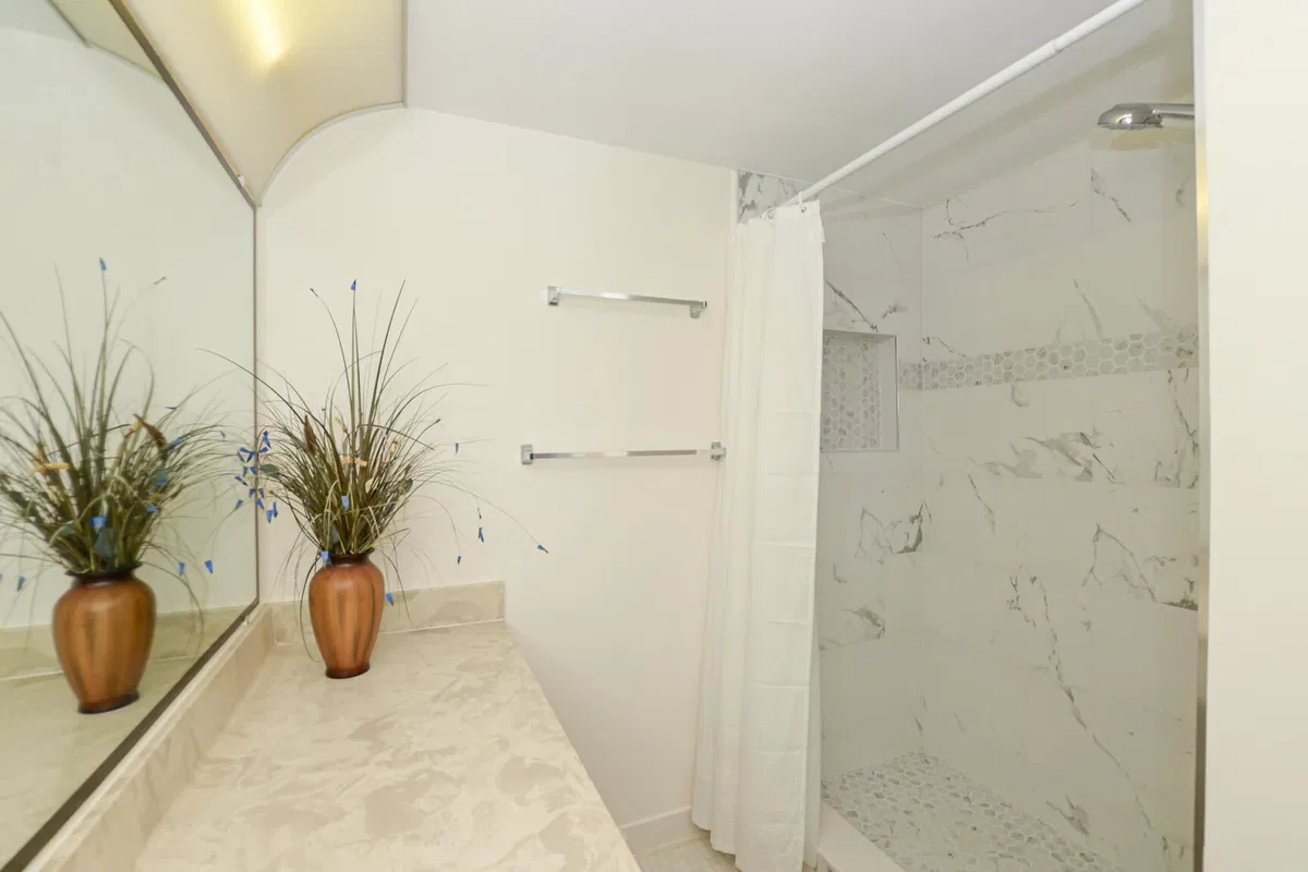 Unit 12-103 photo 22