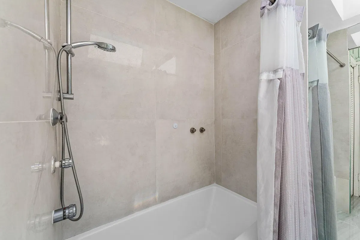 Residence photo 25