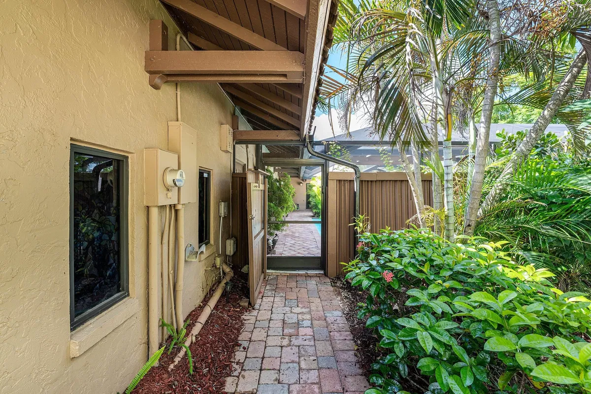 Residence photo 31
