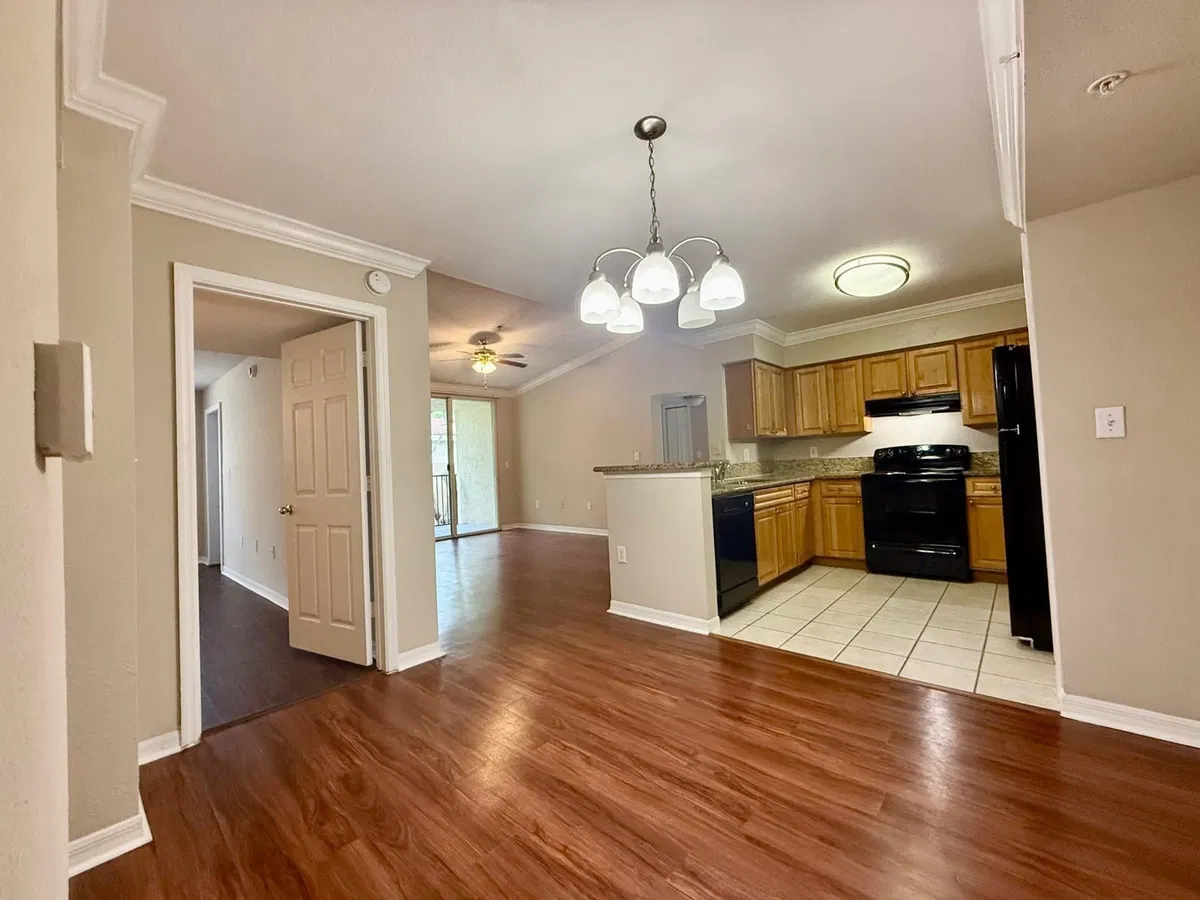  Unit 208 photo 7