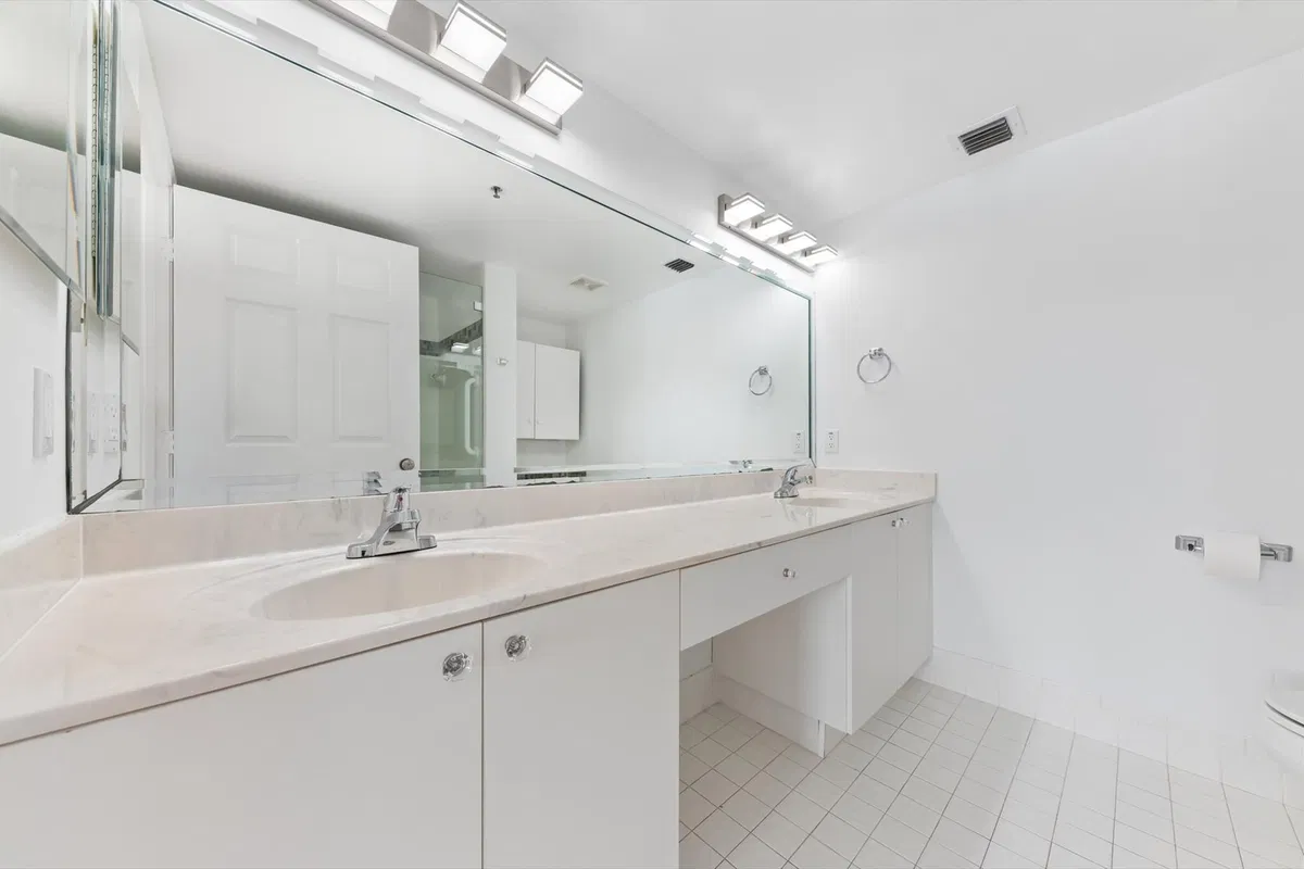  Unit 205 photo 16